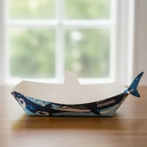 Blaue papierbootförmige Verpackungsbox mit Haifischdesign, geeignet für Geschenk oder Ausstellung, anpassbar mit Logo