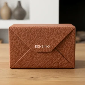 Braune strukturierte Papiergeschenkbox mit gefaltetem Deckel, geeignet für Schmuck- oder Kosmetikverpackung