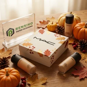 Boîte cadeau en papier carrée blanche avec motif de feuilles d'automne, adaptée pour l'emballage de cadeaux ou cosmétiques, impression de logo personnalisée disponible