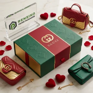 Scatola regalo rigida di carta rossa e verde GUCCI con motivo a cuore in rilievo, adatta per imballaggio regalo o al dettaglio, servizio OEM/ODM disponibile