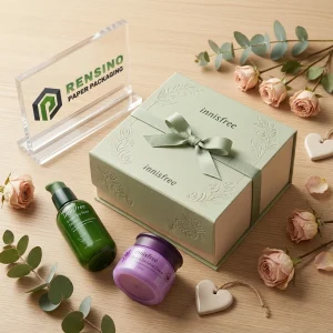 Scatola Regalo Rigida in Carta Embossata Verde con Nastro, Adatta per Imballaggio Regalo o Cosmetici, Stampa Logo Personalizzata Disponibile