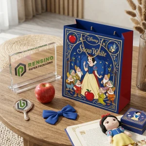 Sac en papier bleu et rouge avec illustration imprimée de Blanche-Neige et des sept nains, adapté pour l'emballage de cadeaux, impression de logo personnalisée disponible