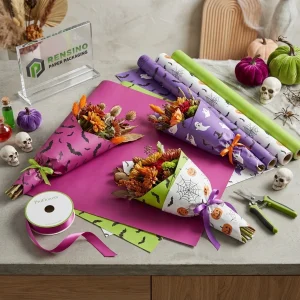 Papier d'emballage floral violet et blanc avec motif d'Halloween, adapté pour l'emballage de fleurs, design personnalisé disponible