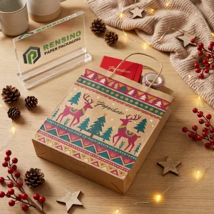 Sacchetto di Carta di Natale Colorato con Motivo di Renne e Alberi, Adatto per Regali, Vendita al Dettaglio o Imballaggio Alimentare, Design Personalizzato Disponibile