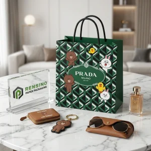 Sacchetto di carta regalo verde e nero Prada con personaggi dei cartoni animati e logo stampato, adatto per imballaggio regalo, vendita al dettaglio o cosmetici, servizio OEM/ODM disponibile