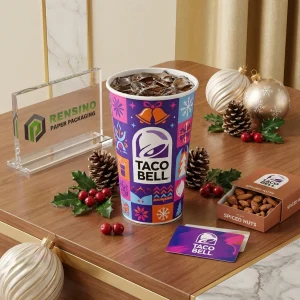 बैंगनी पेपर कप रंगीन छुट्टी पैटर्न और मुद्रित “TACO BELL” पाठ के साथ, पेय पैकेजिंग के लिए उपयुक्त, कस्टम लोगो प्रिंटिंग उपलब्ध