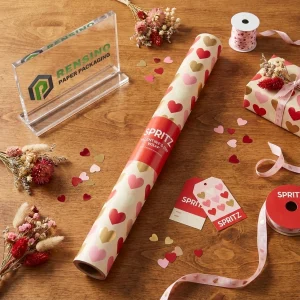 Carta da regalo stampata con motivo a cuori rossi, rosa e oro, design personalizzato disponibile
