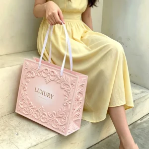 250g White Paper Card Customized Logo Design Luxury Paper Bag Gift Packaging Bag with Ribbon Handle