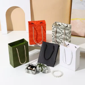 Custom Small Recyclable Paper Gift Bag for Jewelry, 250g White Card, Black Card