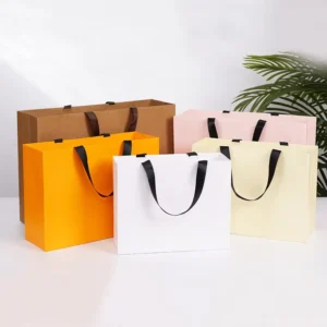 Small Creaseless Paper Gift Bags with Handles and Custom Logo for Valentine’s Day and Anniversary Gifts