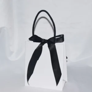 White Paper Gift Bag with Black Bow Decoration for Jewelry
