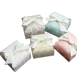 Craft Paperboard Wedding Gift Box Polka Dot Design Custom Size Four-Color Printing Candy Chocolate Packaging with Ribbon