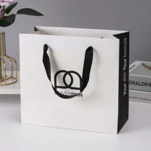 Custom Printed White Card Paper Bag with 3D Matte Finish for Gift and Clothing Packaging
