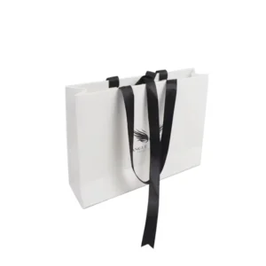 Custom Printed White Cosmetic Gift Shopping Paper Bag with Ribbon Handle