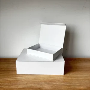 Custom Rigid Paperboard Magnetic Closure Gift Box with Matt Lamination
