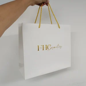 Customized White Card Paper Packaging Bags for Takeout Food, Bread, Coffee, Beauty, Clothing, and Jewelry