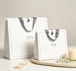 Fashion Kraft Paper Shopping Bags Minimalist Luxury Custom Logo Sturdy Cardboard Gift Packaging