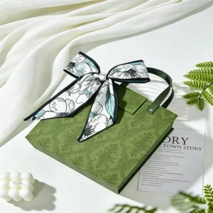 Luxury Custom Magnetic Gift Box Set with Matching Handbag