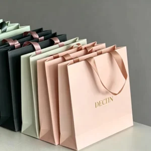 Thick White Recyclable Card Shopping Bag with Custom Logo, 6-9 kg Load Capacity, Hand Tote for Exhibitions and Daily Use