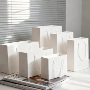 White Card Paper Gift Bags, Small Size, for Clothing Packaging
