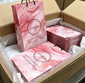 White Cardboard Paper Bags Recyclable Luxury Gift Bags Custom Brand Logo Print