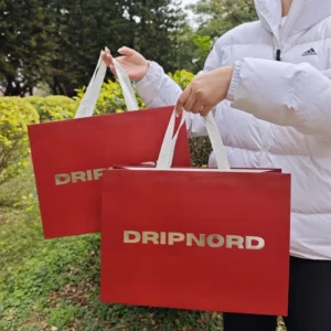 White Cardboard Paper Bags for Clothing Retail Gift Packaging