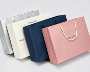 White Paper Card Custom Private Brand Logo Luxury Paper Shopping Gift Bag Paperbag for Takeaway Gift Clothing Packaging